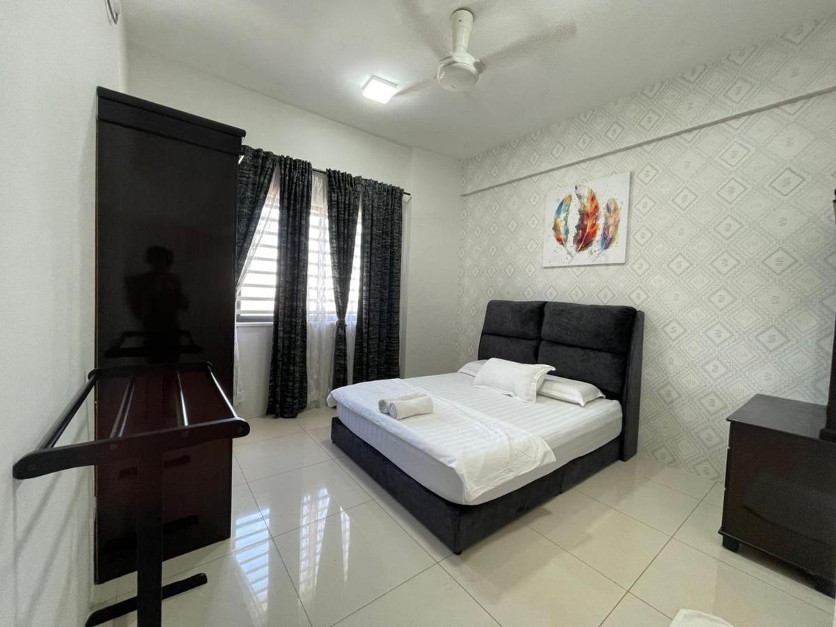 Chung cư 1000 m² 3 phòng ngủ, 2 phòng tắm riêng ở Batu Burok Kuala Terengganu Ngoại thất bức ảnh