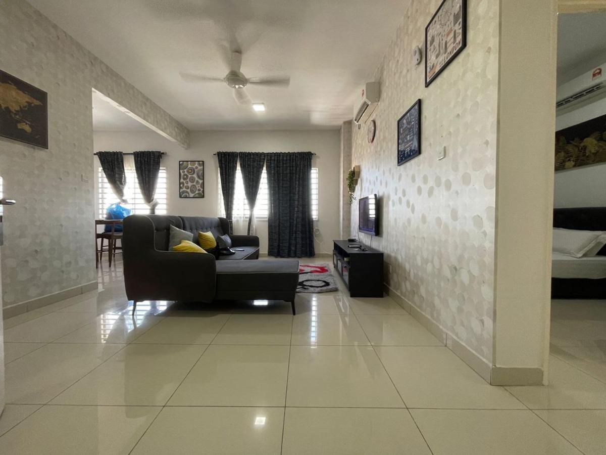 Chung cư 1000 m² 3 phòng ngủ, 2 phòng tắm riêng ở Batu Burok Kuala Terengganu Ngoại thất bức ảnh