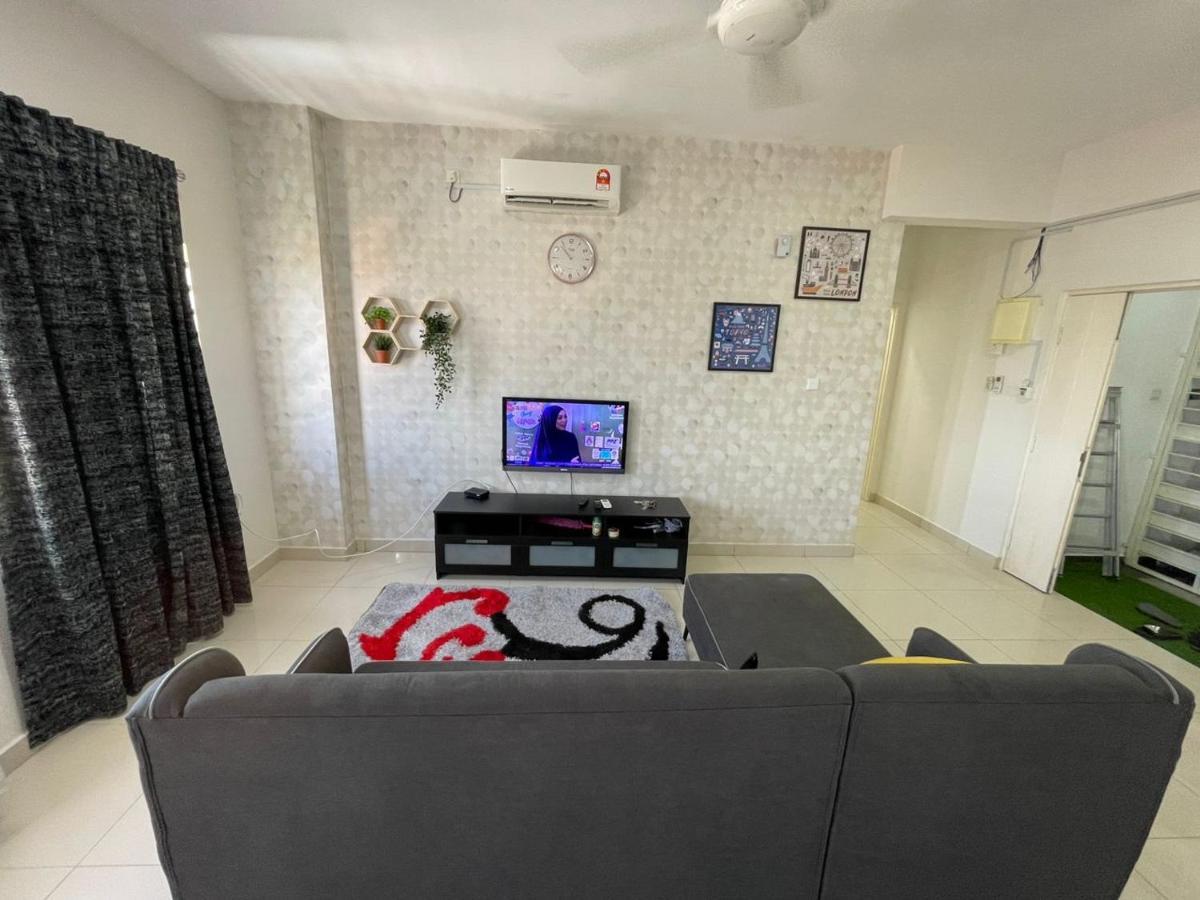 Chung cư 1000 m² 3 phòng ngủ, 2 phòng tắm riêng ở Batu Burok Kuala Terengganu Ngoại thất bức ảnh