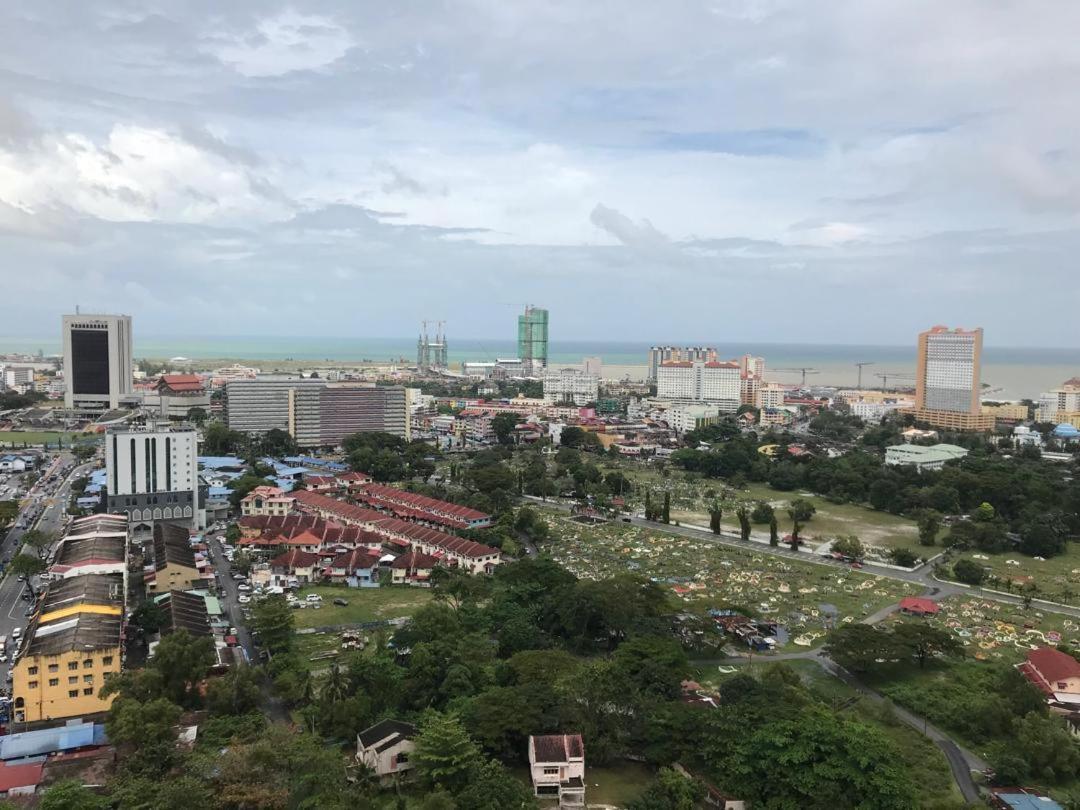 Chung cư 1000 m² 3 phòng ngủ, 2 phòng tắm riêng ở Batu Burok Kuala Terengganu Ngoại thất bức ảnh