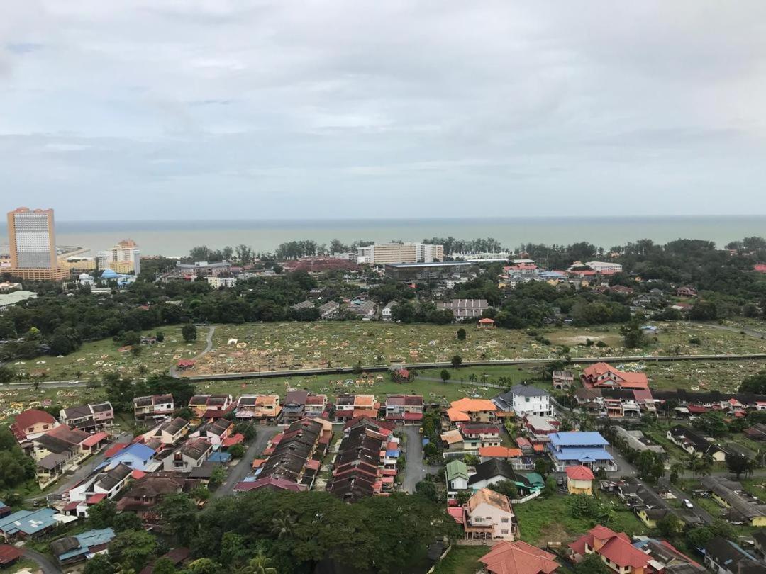 Chung cư 1000 m² 3 phòng ngủ, 2 phòng tắm riêng ở Batu Burok Kuala Terengganu Ngoại thất bức ảnh