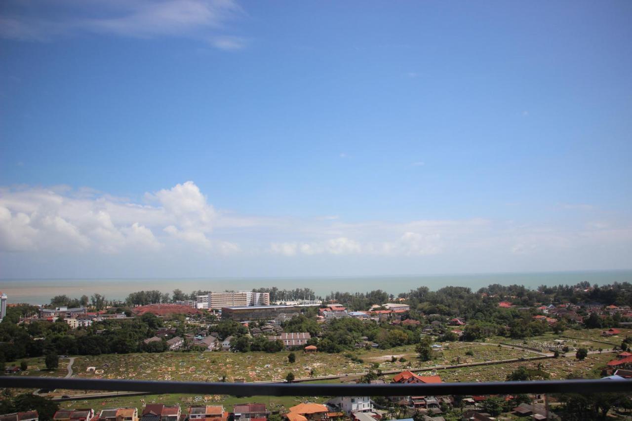 Chung cư 1000 m² 3 phòng ngủ, 2 phòng tắm riêng ở Batu Burok Kuala Terengganu Ngoại thất bức ảnh