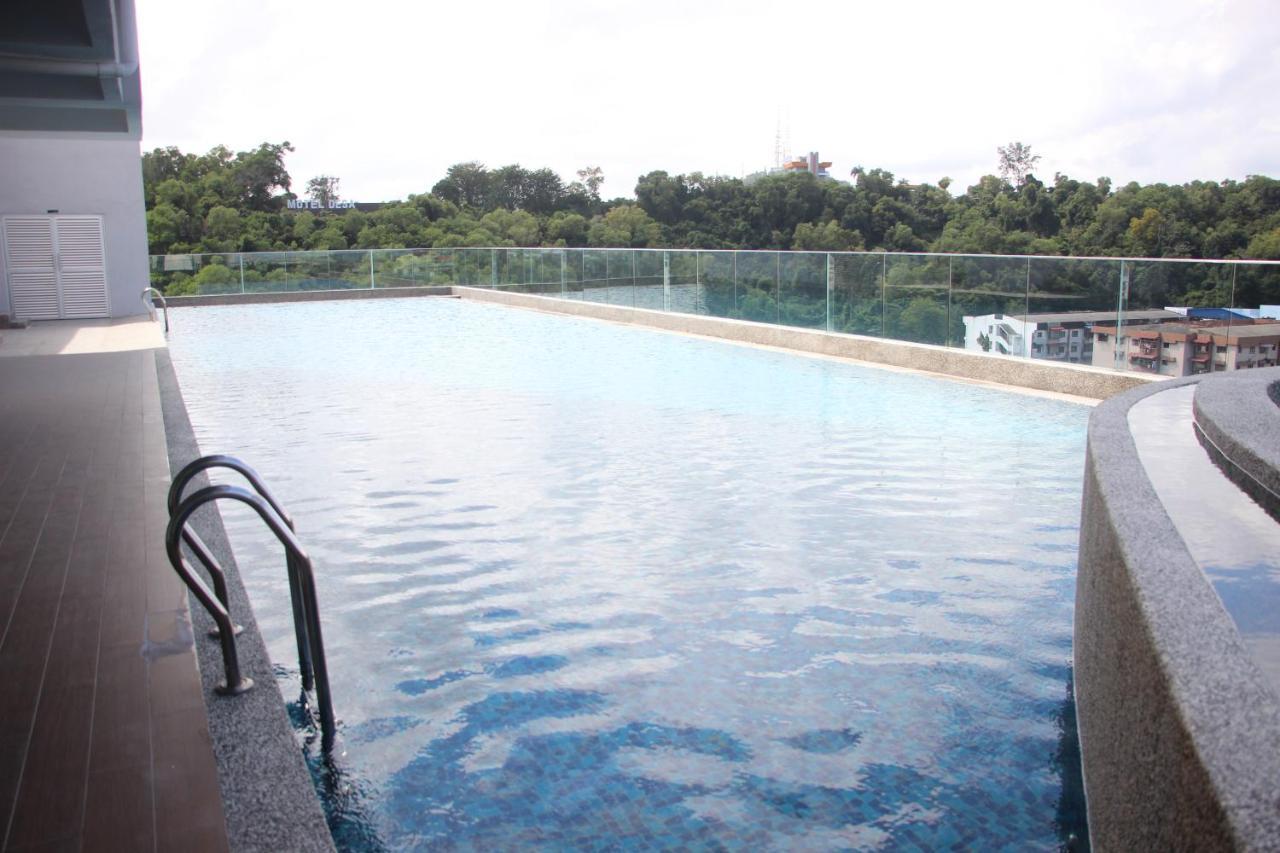 Chung cư 1000 m² 3 phòng ngủ, 2 phòng tắm riêng ở Batu Burok Kuala Terengganu Ngoại thất bức ảnh