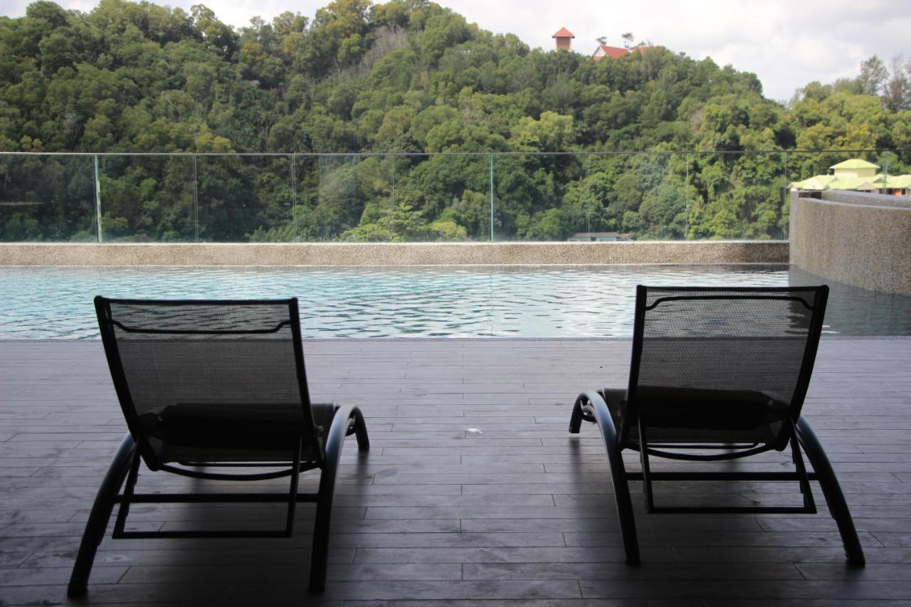 Chung cư 1000 m² 3 phòng ngủ, 2 phòng tắm riêng ở Batu Burok Kuala Terengganu Ngoại thất bức ảnh