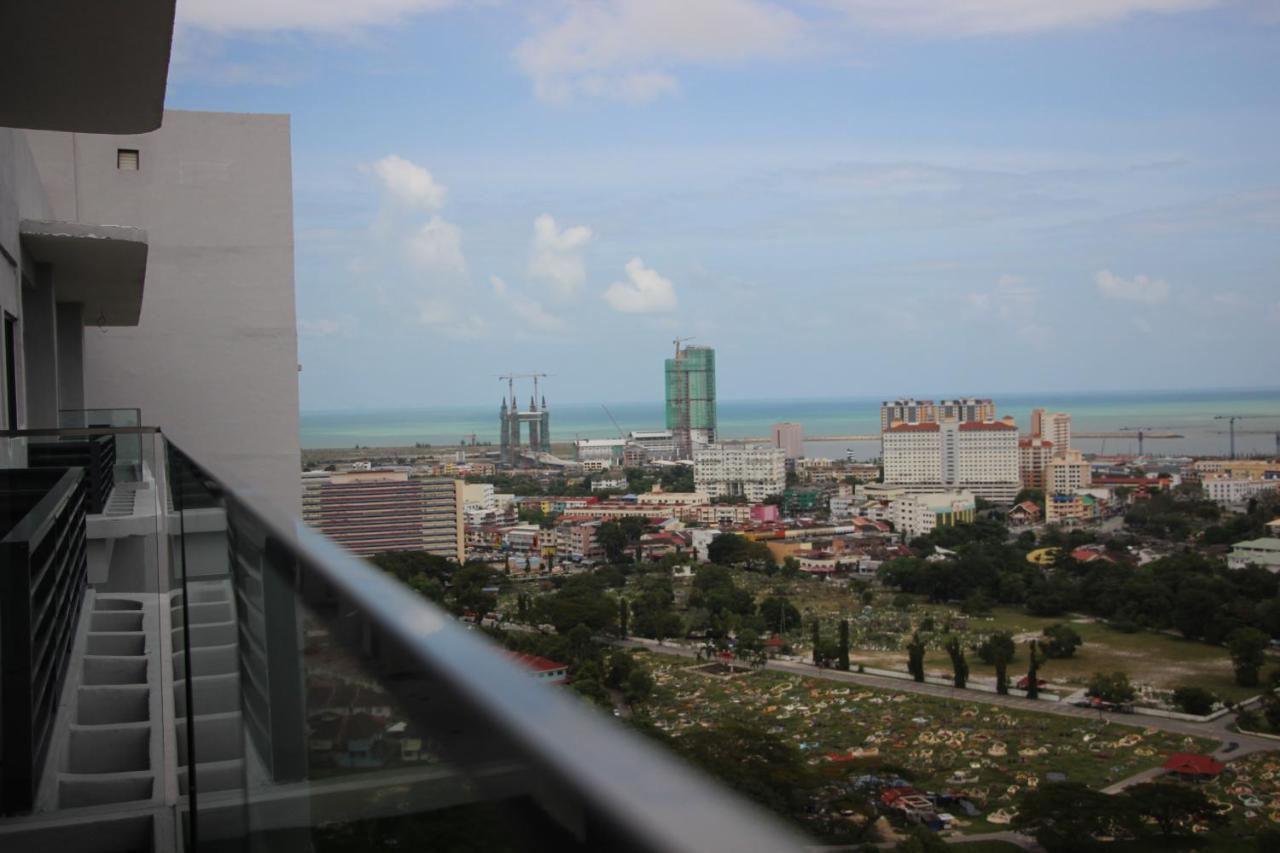 Chung cư 1000 m² 3 phòng ngủ, 2 phòng tắm riêng ở Batu Burok Kuala Terengganu Ngoại thất bức ảnh