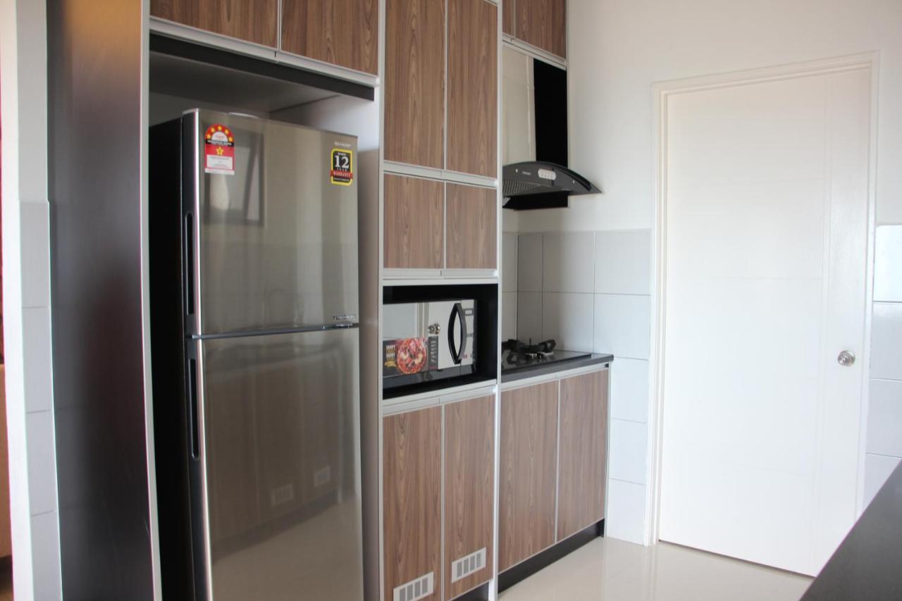 Chung cư 1000 m² 3 phòng ngủ, 2 phòng tắm riêng ở Batu Burok Kuala Terengganu Ngoại thất bức ảnh