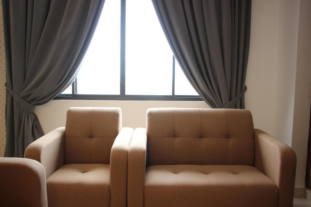 Chung cư 1000 m² 3 phòng ngủ, 2 phòng tắm riêng ở Batu Burok Kuala Terengganu Ngoại thất bức ảnh