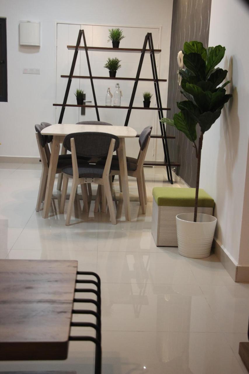Chung cư 1000 m² 3 phòng ngủ, 2 phòng tắm riêng ở Batu Burok Kuala Terengganu Ngoại thất bức ảnh