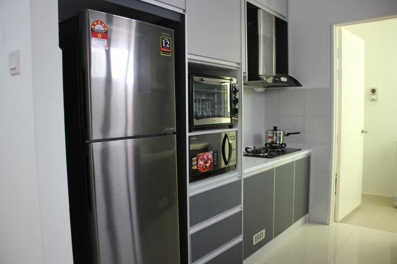 Chung cư 1000 m² 3 phòng ngủ, 2 phòng tắm riêng ở Batu Burok Kuala Terengganu Ngoại thất bức ảnh