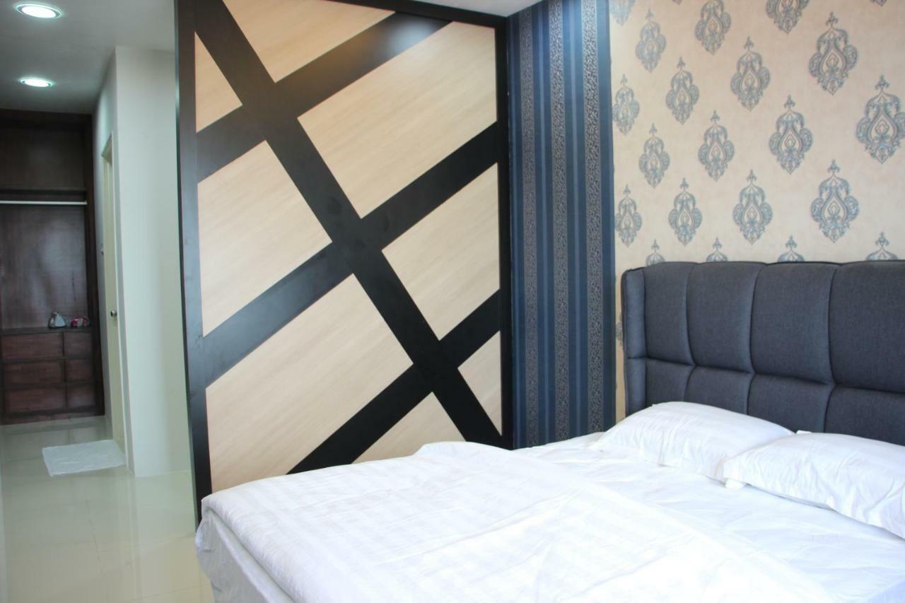 Chung cư 1000 m² 3 phòng ngủ, 2 phòng tắm riêng ở Batu Burok Kuala Terengganu Ngoại thất bức ảnh